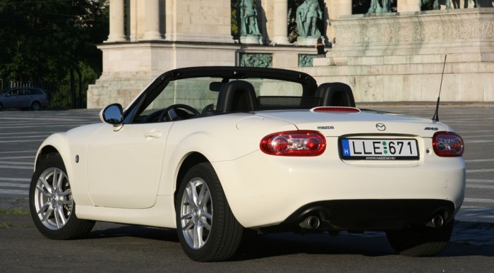 Ennyi pénzért nincs jobb autó 10 | Vezess Az 1,8-as motor a gyengébbik