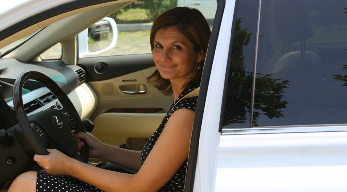 Lexus RX 450h női kézben 8