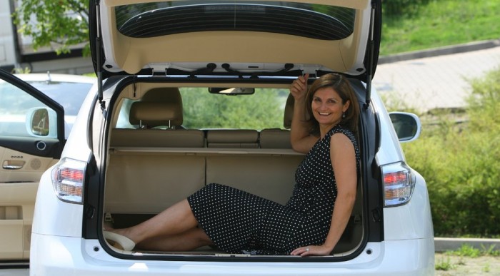 Lexus RX 450h női kézben 6