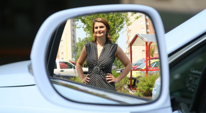 Lexus RX 450h női kézben 9