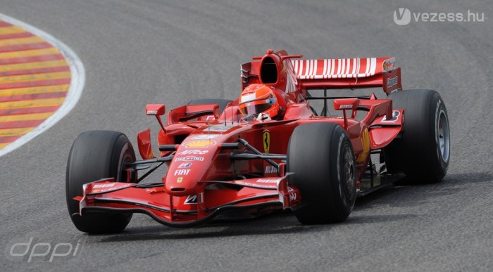 Ecclestone örökre akarja Schumachert