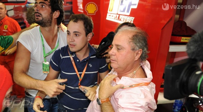 A család most is érte izgult