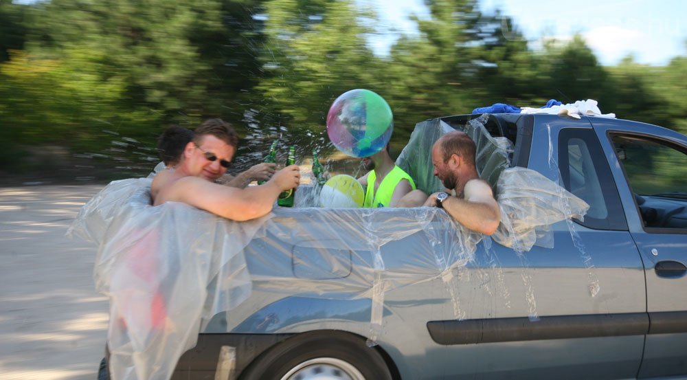 Hullámfürdő, buborékkal, strandlabdával, csak profiknak