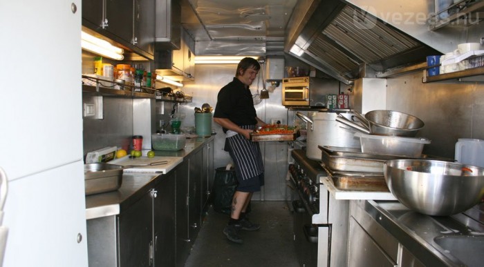 A Ford titkos bázisán jártunk 6 | Vezess 950 kiló tészta elfogy egy évben