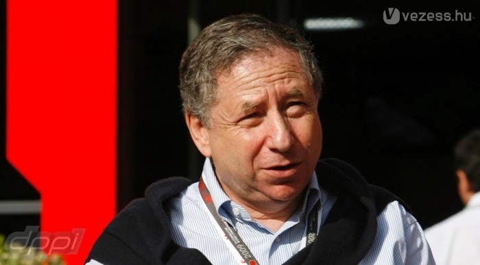 Akár Mosleyból is lehet F1-felelős