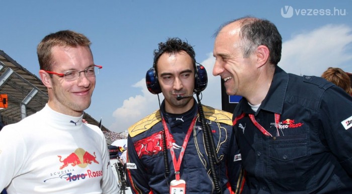 Tost személyesen közölte a hírt