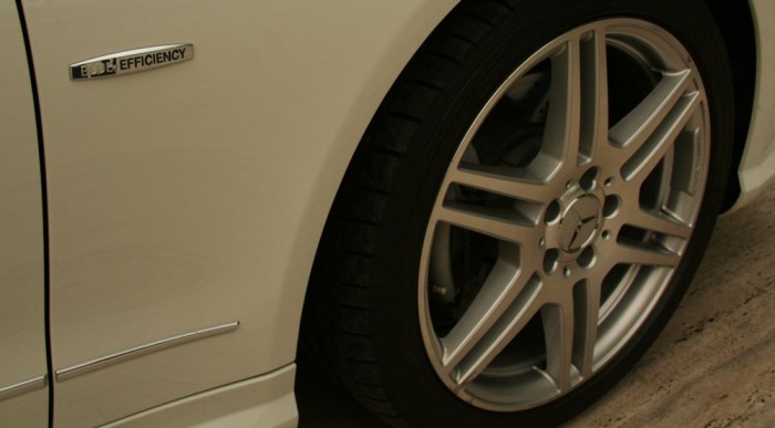 A limuzinon is kopott a felirat