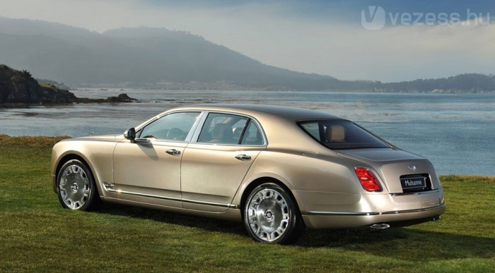 A klasszikus modelleket idézi a kocsi fara