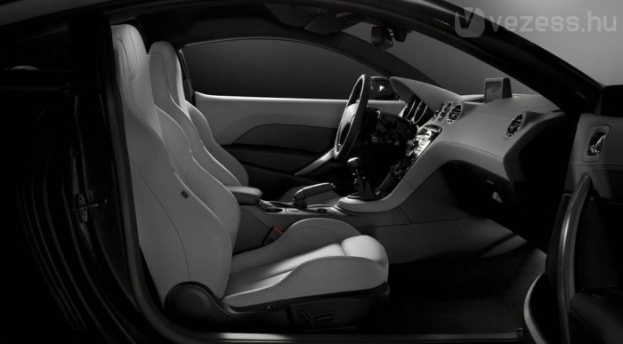 Kagylóülések fogadják az első utasokat