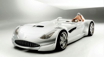 100 milliós együléses sportkocsi