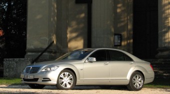 Robbanások a négynapos hétvégén