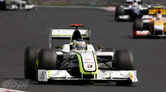 Button: Érdekes hétvége lesz!