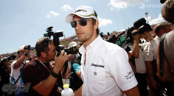 Button: Érdekes hétvége lesz! 3 | Vezess Buttonnak jó eredmény kellene