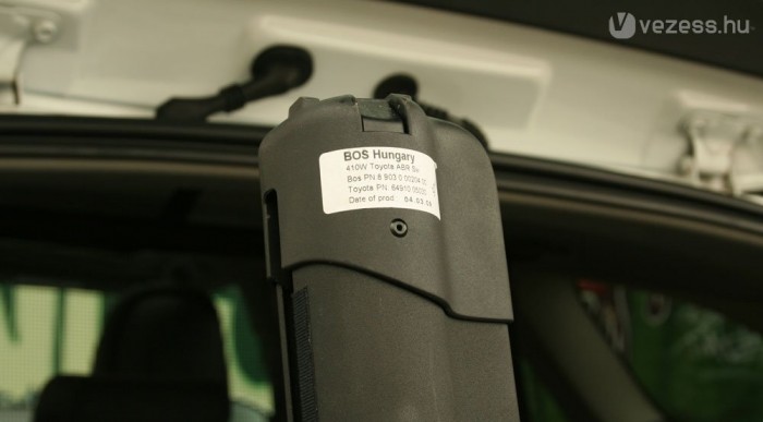 Hazai gyártmány a kalaptartó, ennek mindig örülünk