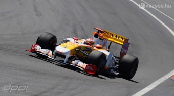 A Renault újra beveti a KERS-t
