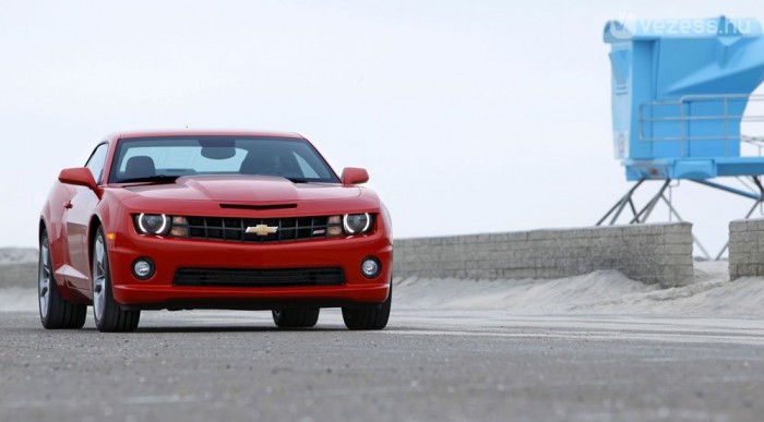 426 lóerős a Corvette-motoros változat