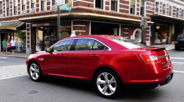 Összkerekes, 350 lóerős, 7,7 millióért