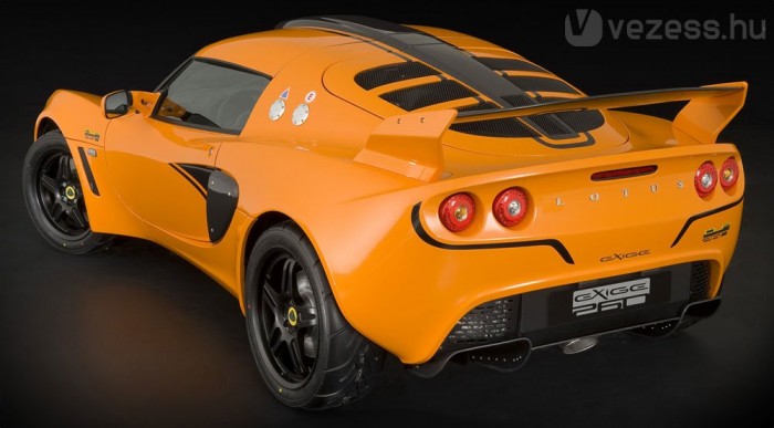 A végsebessége 245 km/óra