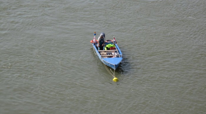 Dugó a lezárt Margit hídon? 10 | Vezess A vízbe pottyantakat ő kanalazza ki
