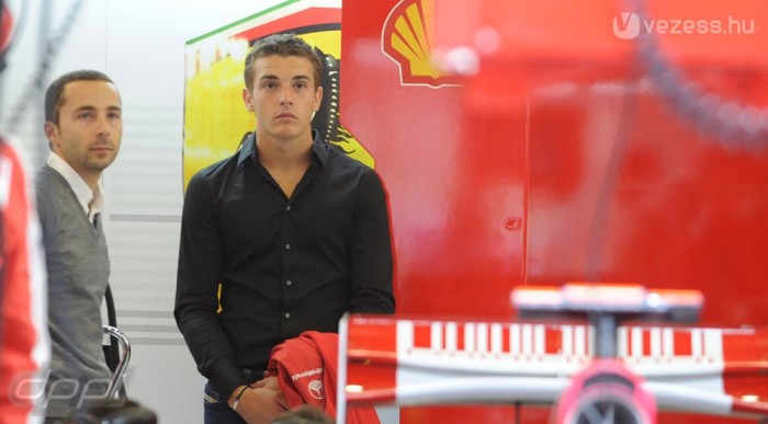 Todt most Bianchit tolja be?