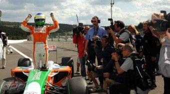 Fisichella a Ferrarira gondol