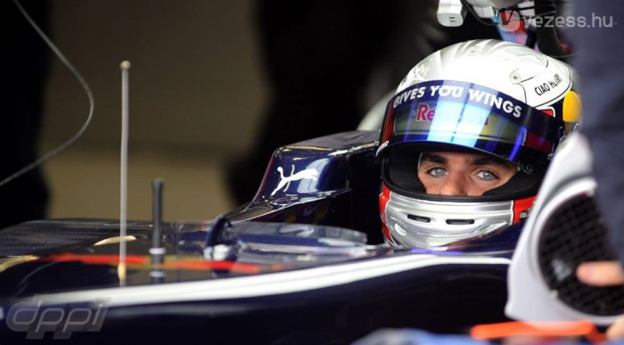 Jól mennek az STR-srácok