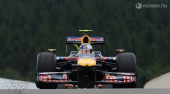 Vettel spórol a motorokkal