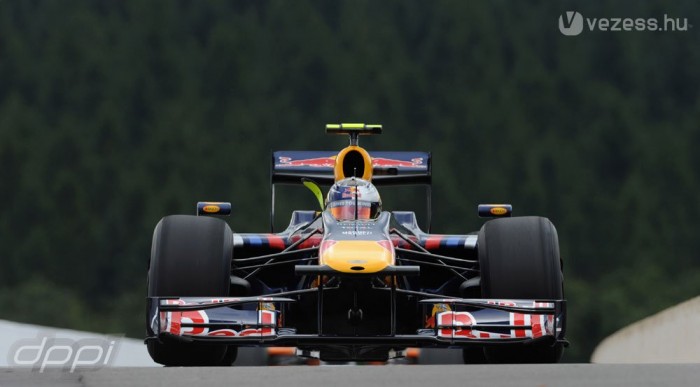 Vettel spórol a motorokkal