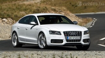 333 lóerős családi Audi