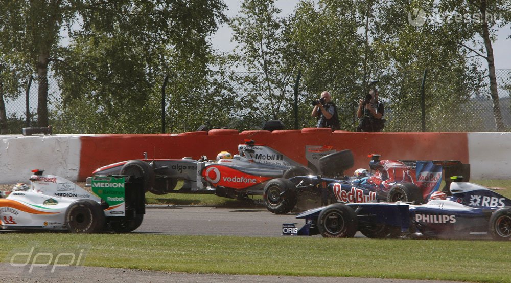 Räikkönen hajszállal verte Fisichellát 31