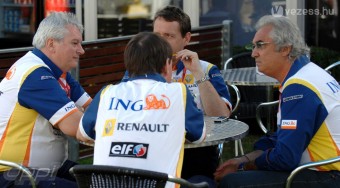 A Renault mindent tagad