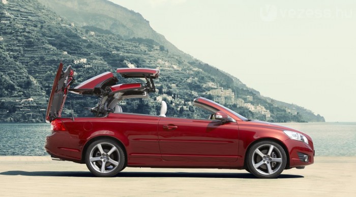 30 másodperc alatt nyílik a tető