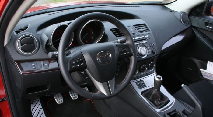 Belül nem lett sportosabb