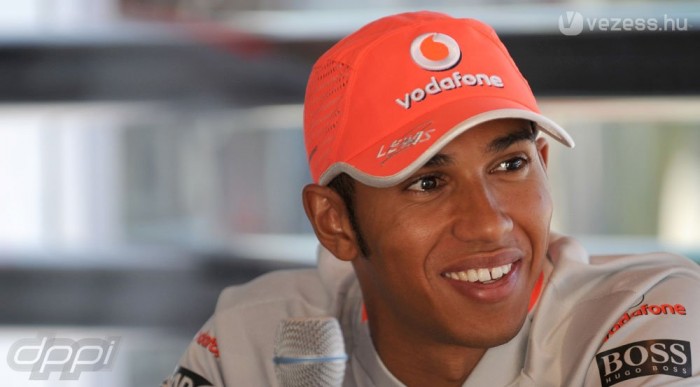 Jókedvűen várja a hajrát