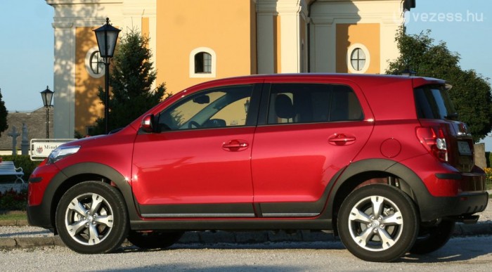 Legközelebbi rokona a Yaris