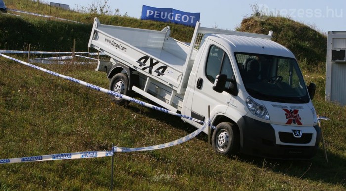 Nem is látszik rajta, mit tud