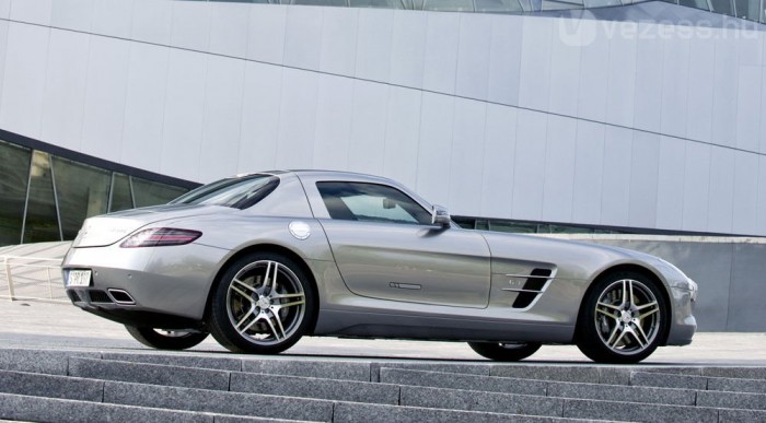 Elöl 19, hátul 20 colos kerekekkel 