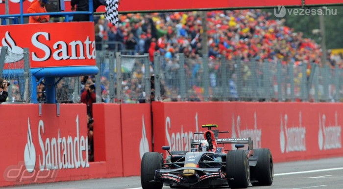 2008: Nyert egy Ferrari...motoros autó