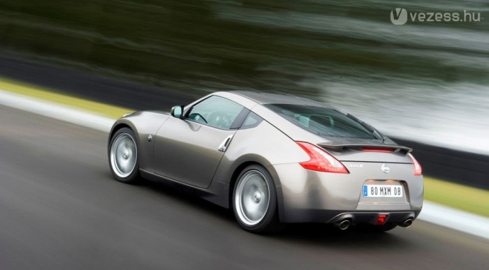 Nissan 370Z: Porsche, féláron? 8