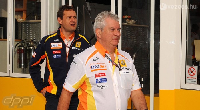 Symonds nem cáfol kategorikusan