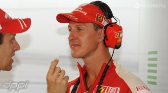 Utcára küldik Schumachert