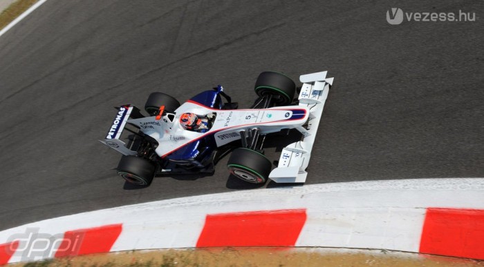 Egy motorja maradt Kubicának