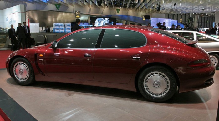 Már 1993-ban megmutatta az ötajtós luxusautót a Bugatti