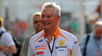 Csak Briatore fejét akarják