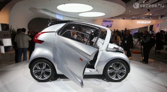 Négyszemélyes valami a Peugeot-tól