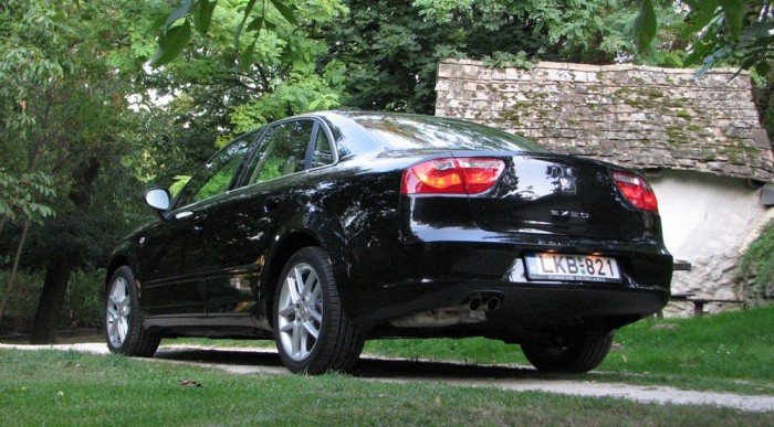 Hál'isten elfeledhetjük a nagyseggű Toledót