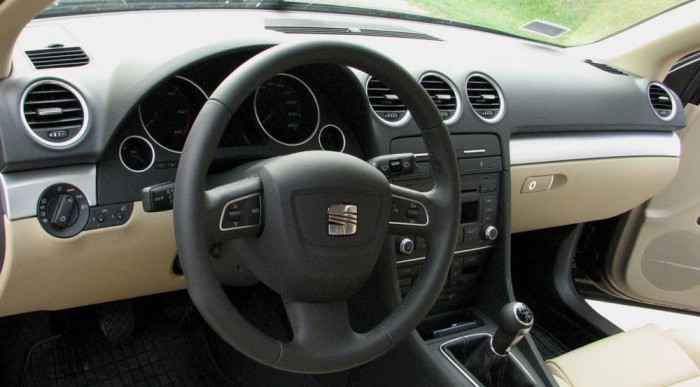 Az embléma és a szellőzők kivételével minden az A4-ből jött