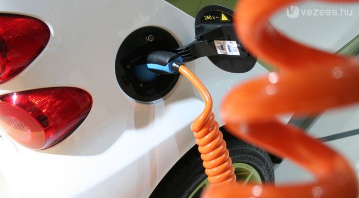 Villanyautók mindenütt. Ez egy smart fortwo