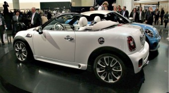 Emberek helyett csomagokat a kocsiba