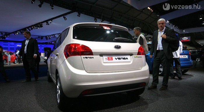 2010 januárjára juthat el hazánkba